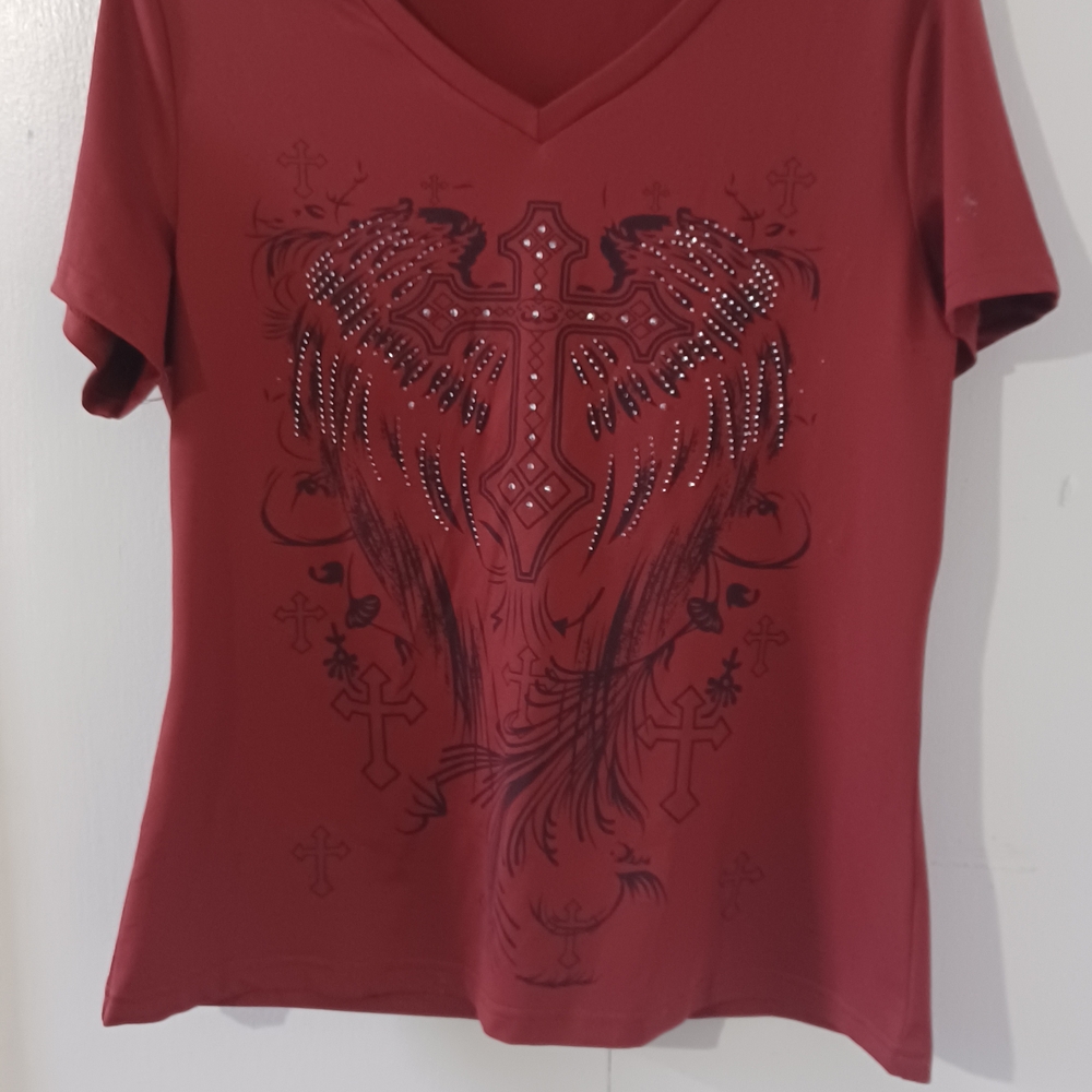 Women's Red Graphic V-Neck Top